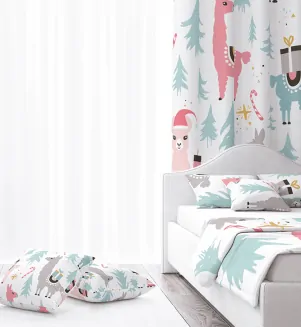 Výhodná vianočná sada dekoračného vankúša závesu a deky s vianočným motívom